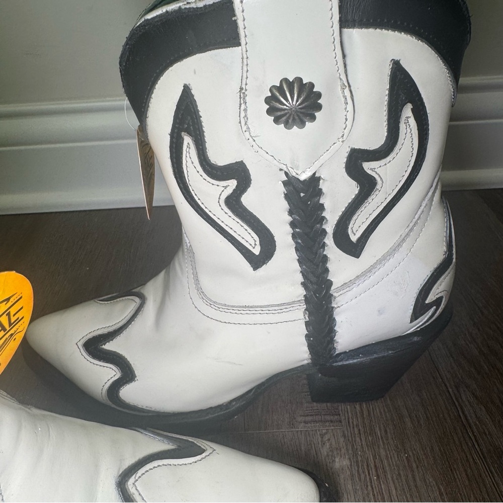 Corral Boots Braided Western White Black Bootie Boots Z0142 - Picture 7 of 11